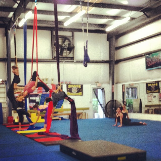 Full class today! #aerials #fitness #circus @kaylaaashley @indygosky
