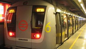 At Train of Delhi Metro Rail Corporation during one of a stations (Credit: WillaMissionary | Public Domain)